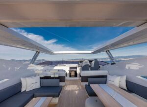 Pearl 95 flybridge