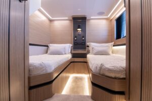 PEARL 62 MADNESS V TWIN CABIN