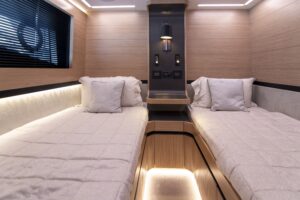 PEARL 62 MADNESS V TWIN CABIN
