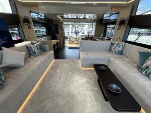 Pearl 62 MADNESS V interior