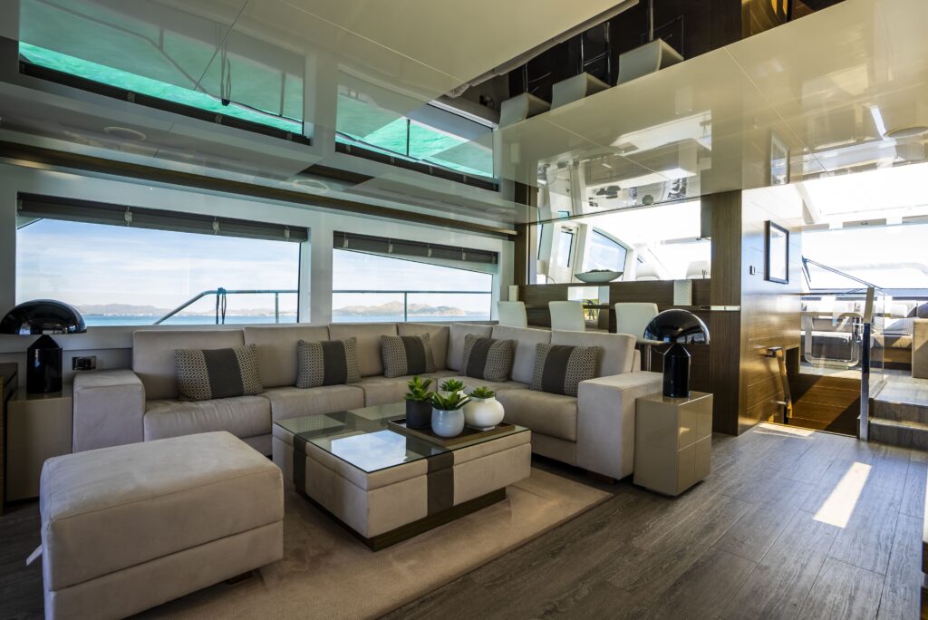 Pearl 80 interior design