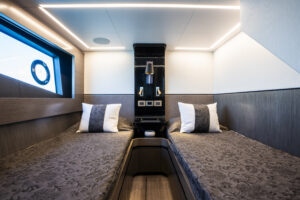 Pearl 62 twin cabin