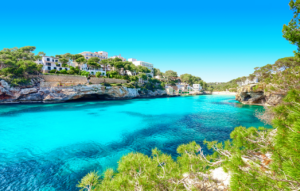 charter a yacht for a day