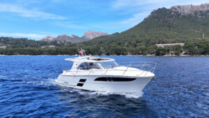 Marex 310 Sun Cruiser Peggy G Running