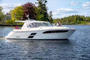 MAREX 310 SUN CRUISER PEGGY G LIFESTYLE