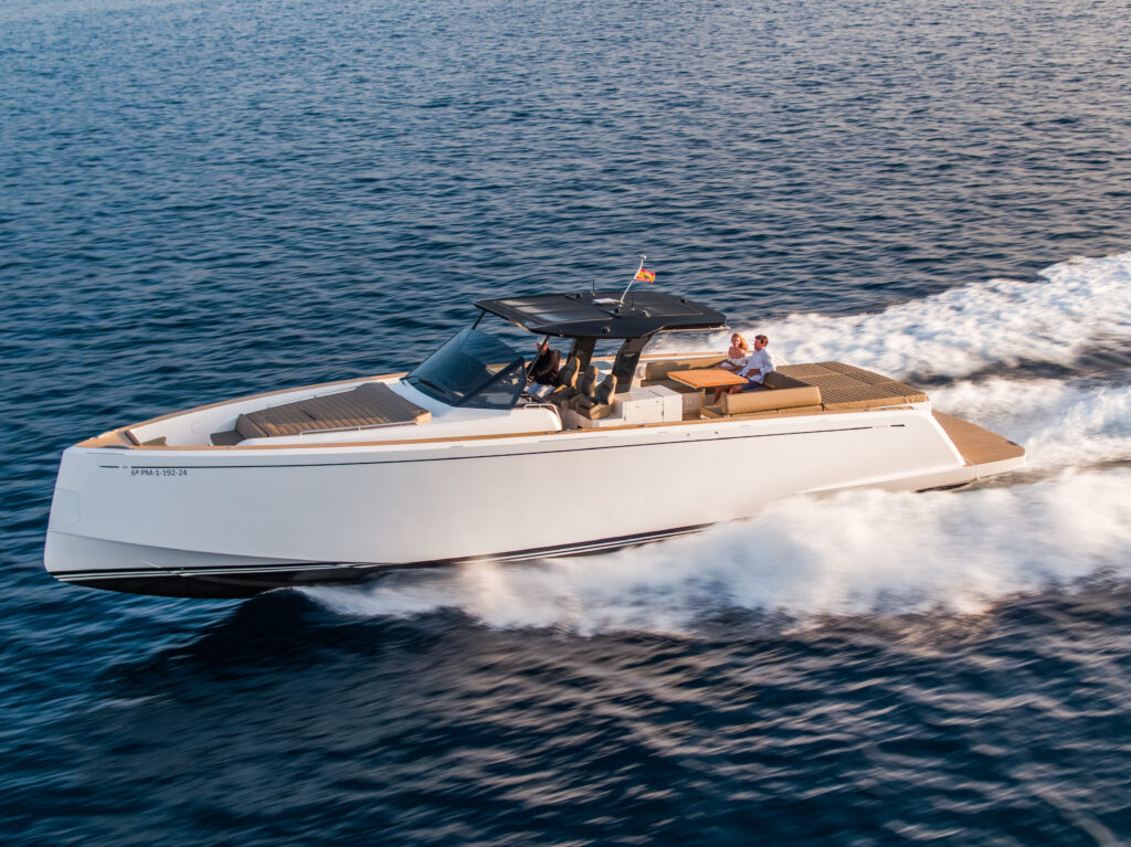 PARDO 50 CHARTER RUNNING