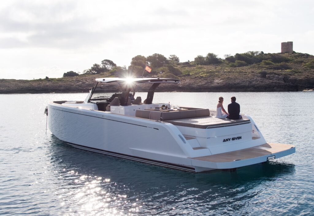 luxury yachts charter: pardo 50