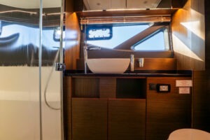 BAVARIA R55 - VALLUGA / INDOORS