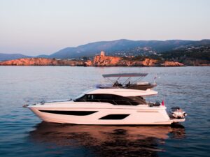 BAVARIA R55 - VALLUGA / STILLS