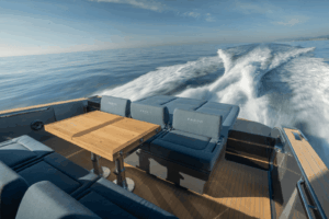 PARDO 43 DECK DETAILS