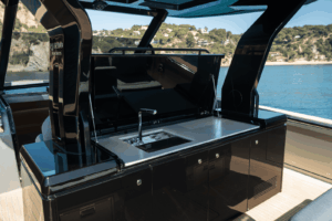 PARDO 43 DECK DETAILS