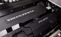 PEARL 62 MADNESS V ENGINE ROOM