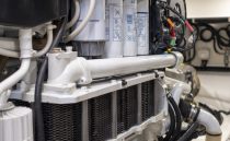 PEARL 62 MADNESS V ENGINE ROOM