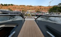 Windscreen Access Windy 37 Shamal