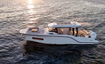 AIATA WAYFINDER 38 SUNTOP EXTERIOR