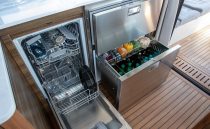 Dishwasher and fridge (1)