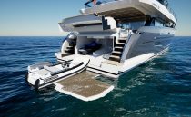 Pearl 100 Hybrid Exterior - Garage open, jetski and platform lowered