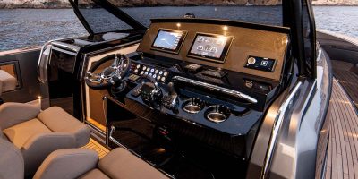 Pardo-50_1440x800-HelmStation