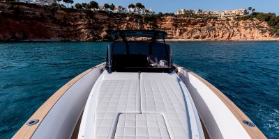Pardo-Yachts-Pardo-38-exterior-Sunlounge-Area