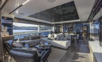 Pearl 82 - Interior 1