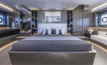 Pearl 82 - Interior 12