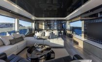 PEARL 82 PEARLY SPENCER INTERIOR