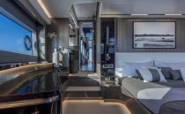 PEARL 82 PEARLY SPENCER INTERIOR