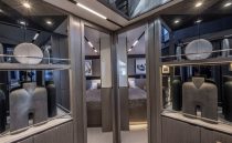 PEARL 82 PEARLY SPENCER INTERIOR