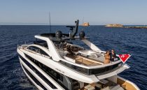 PEARL 82 PEARLY SPENCER LIFESTYLE