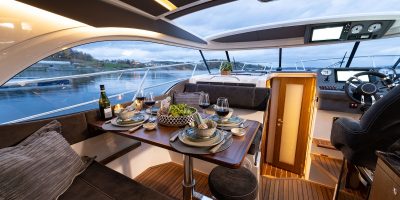 Salon Master Cabin 330 SCA