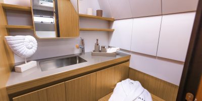 aiata-wayfinder38-bathroom-1